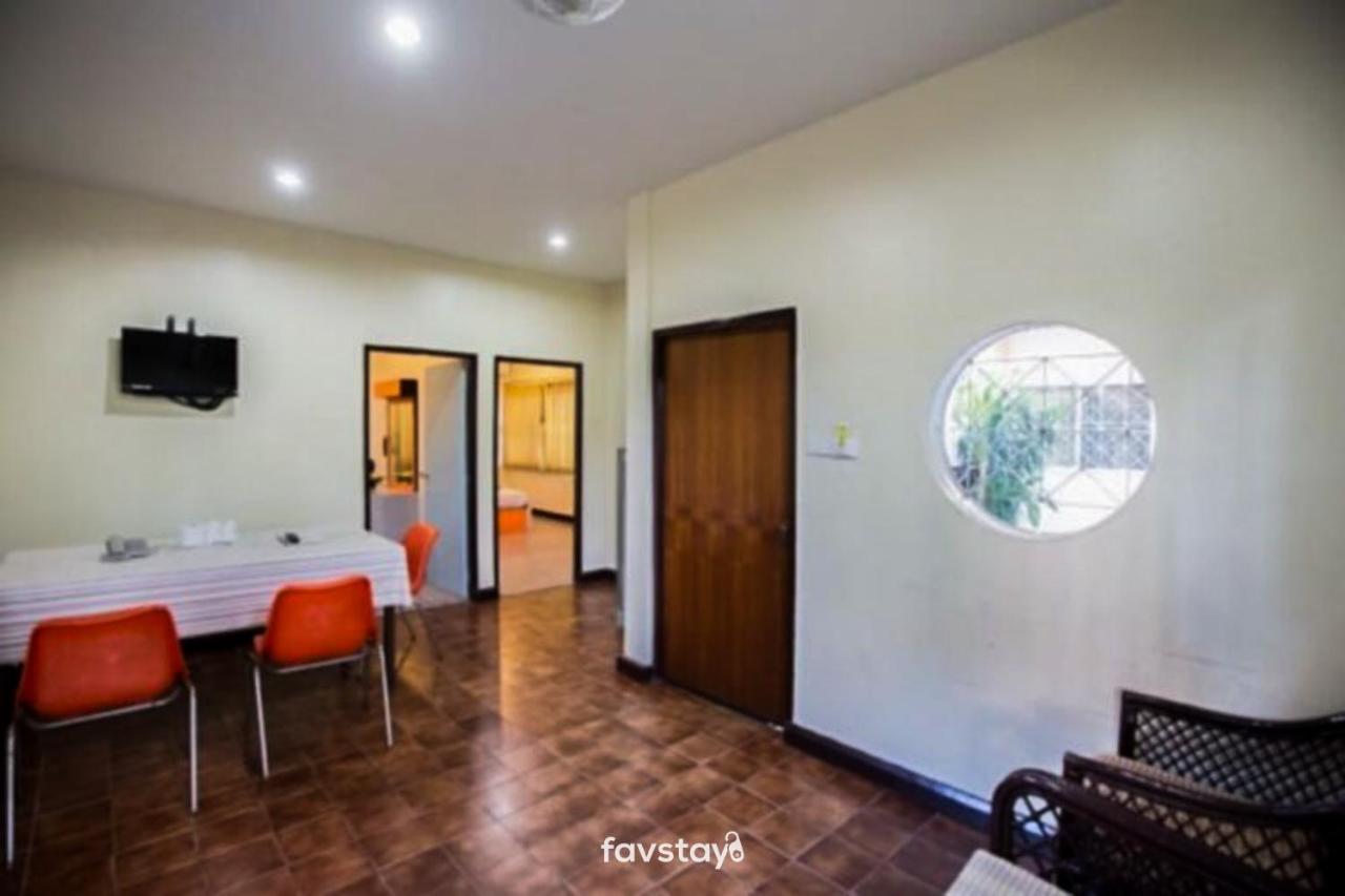 Twin Palms Suites And Residence Pattaya Bagian luar foto