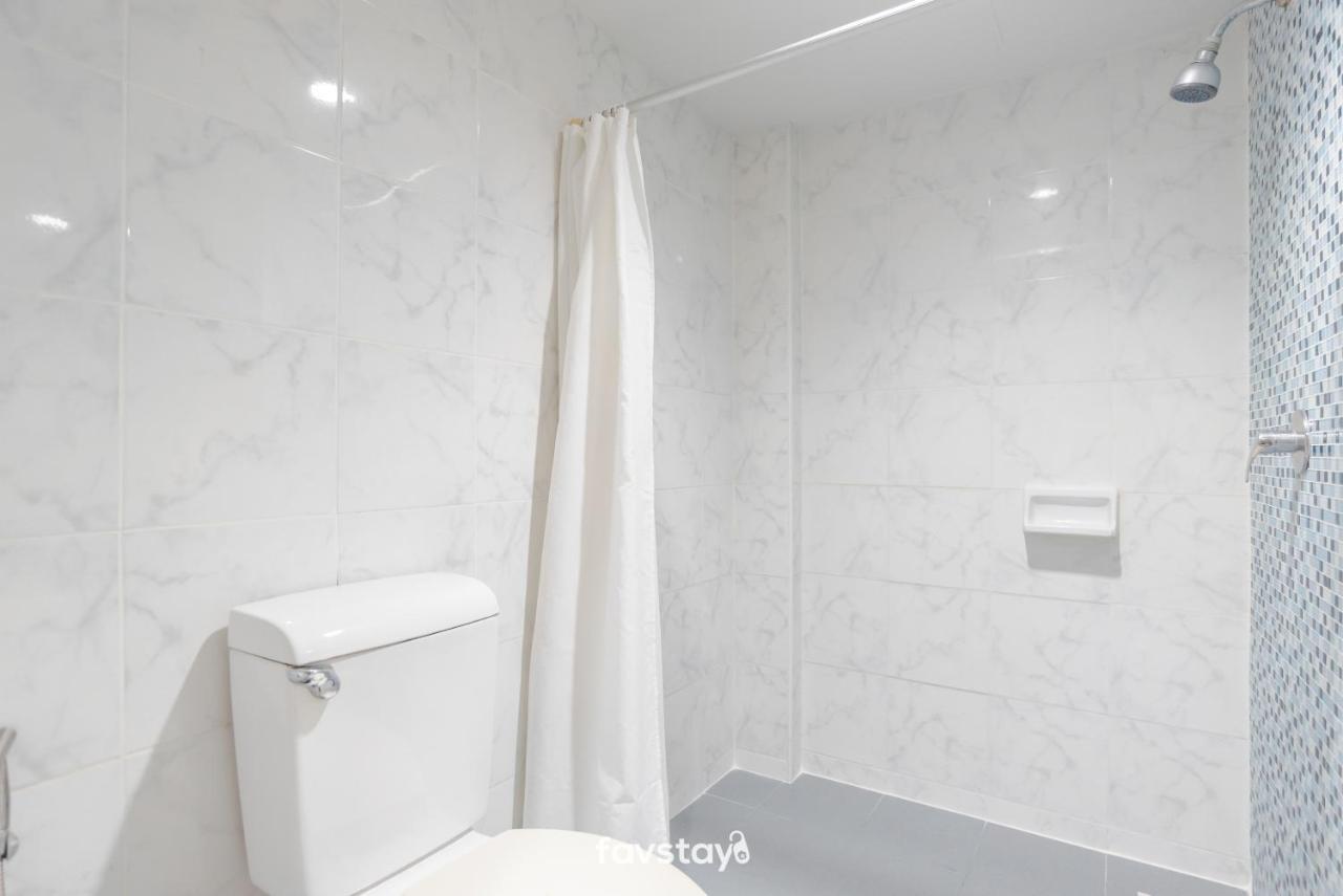 Twin Palms Suites And Residence Pattaya Bagian luar foto